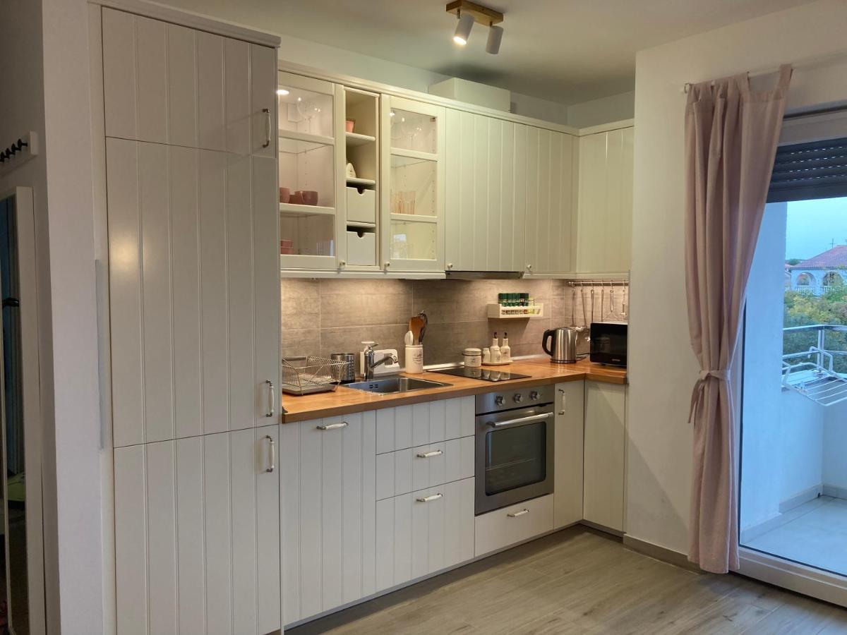 Mint&Rose Apartment Peroj Luaran gambar
